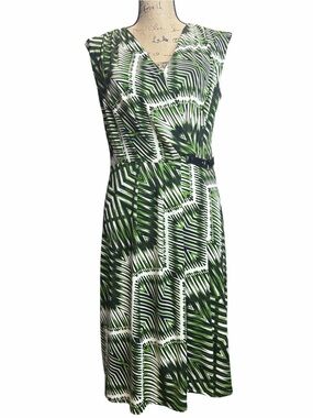 dressbarn sleeveless Green and White Palm-Print Dress. EC. Size 12